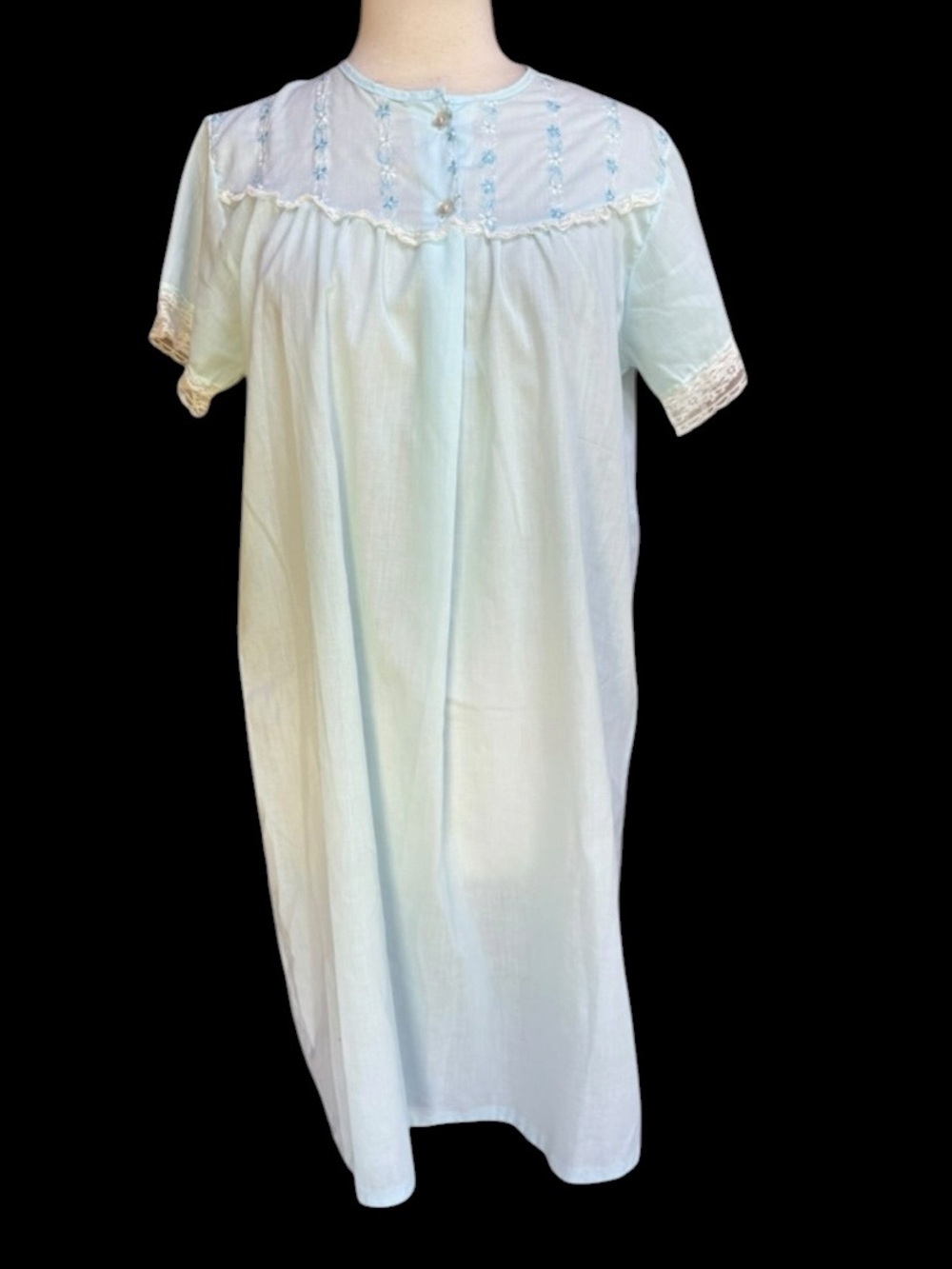 1960s Katz‎ Floral Embroidered, Lace Trim, Poly/Cotton Blend Nightgown